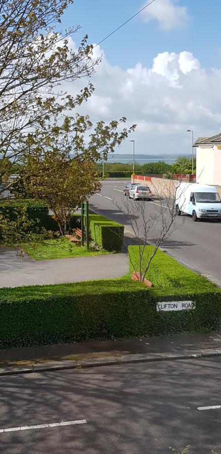 Avon Manor Guest House Lee-on-the-Solent Esterno foto